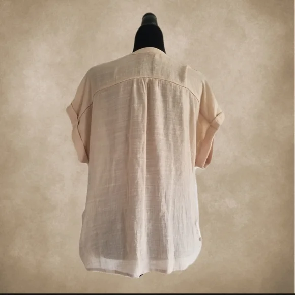 NWOT/Lily White Blouse - Picture 3 of 4